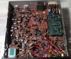 CRT superstar_cx4000_noir — Composants