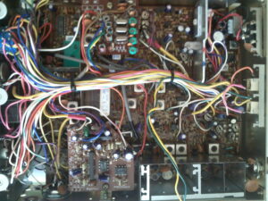 MIDLAND 6001 — Composants