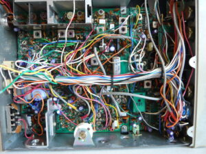 MIDLAND 7001 — Composants